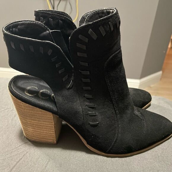 Cute pointed toe booties - Picture 3 of 6